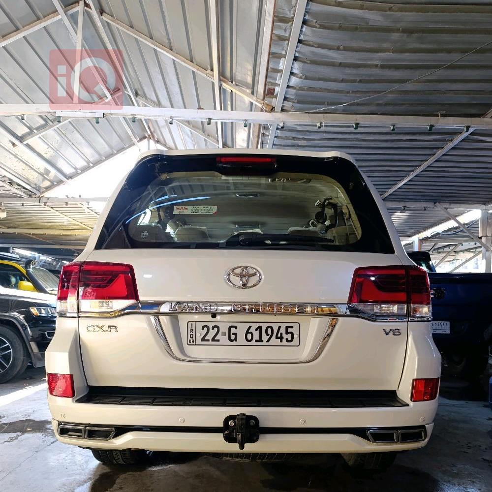 Toyota Land Cruiser